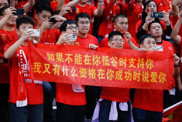 意大利俱乐部的冠军徽章在全球足球中独树一帜